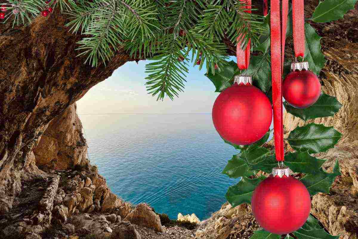 Mare Mediterraneo e palline di Natale