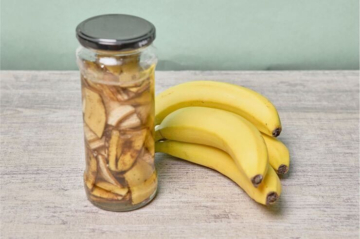 Boccetta con banane e acqua, banane 