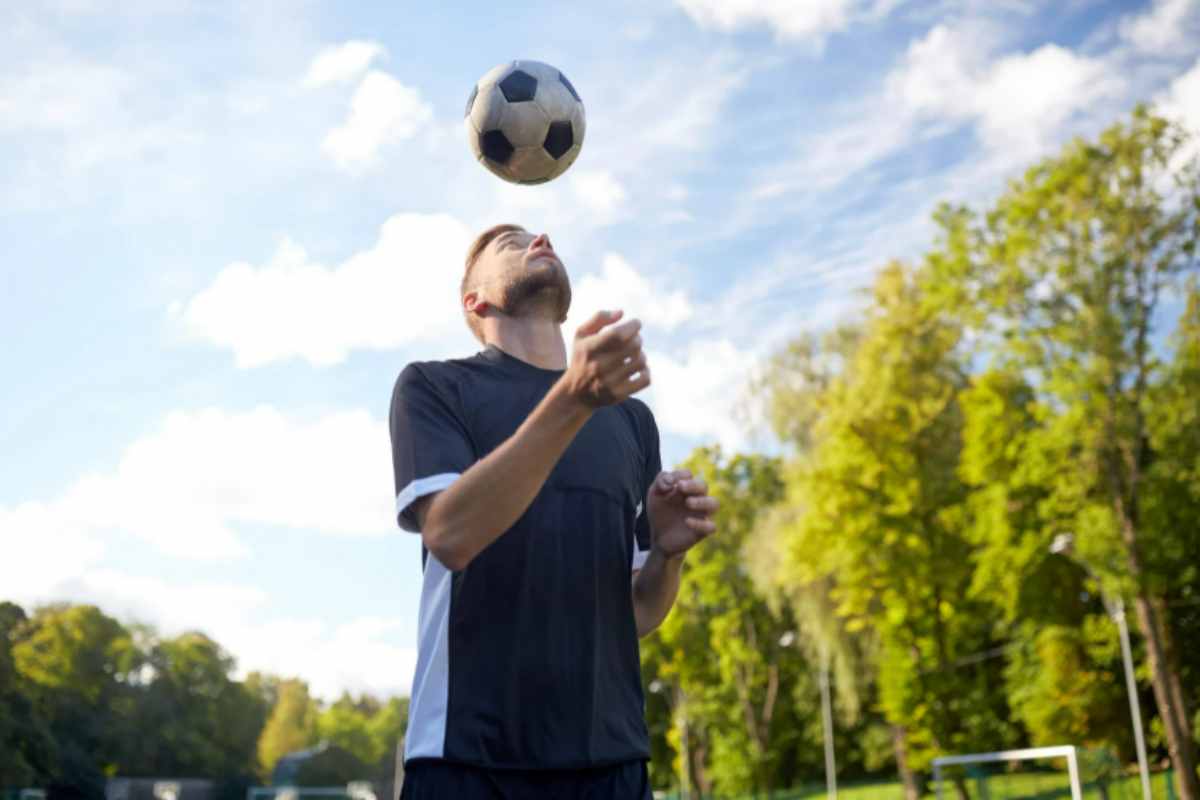 calcio colpo di testa